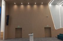 Обшивка потолков и стен в конференц-зале для компании Сибур