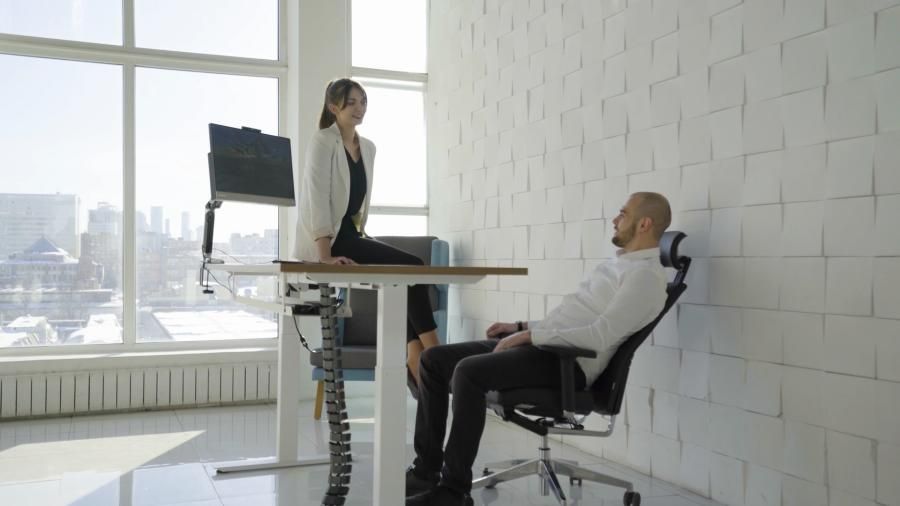 Фото Стол с электрической регулировкой LEVEL