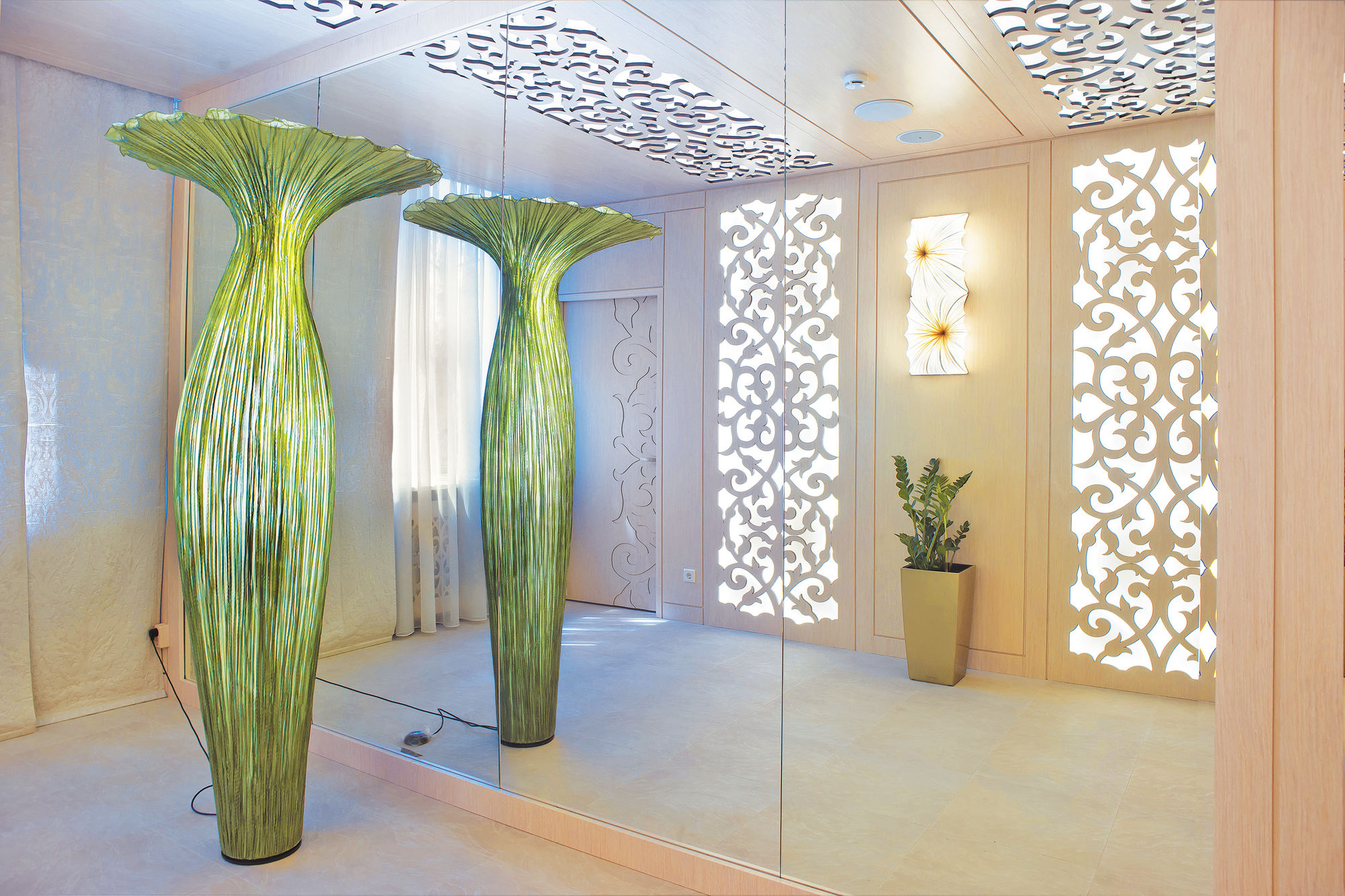 Фото Перегородки из ценных пород дерева NAYADA-Regina Line