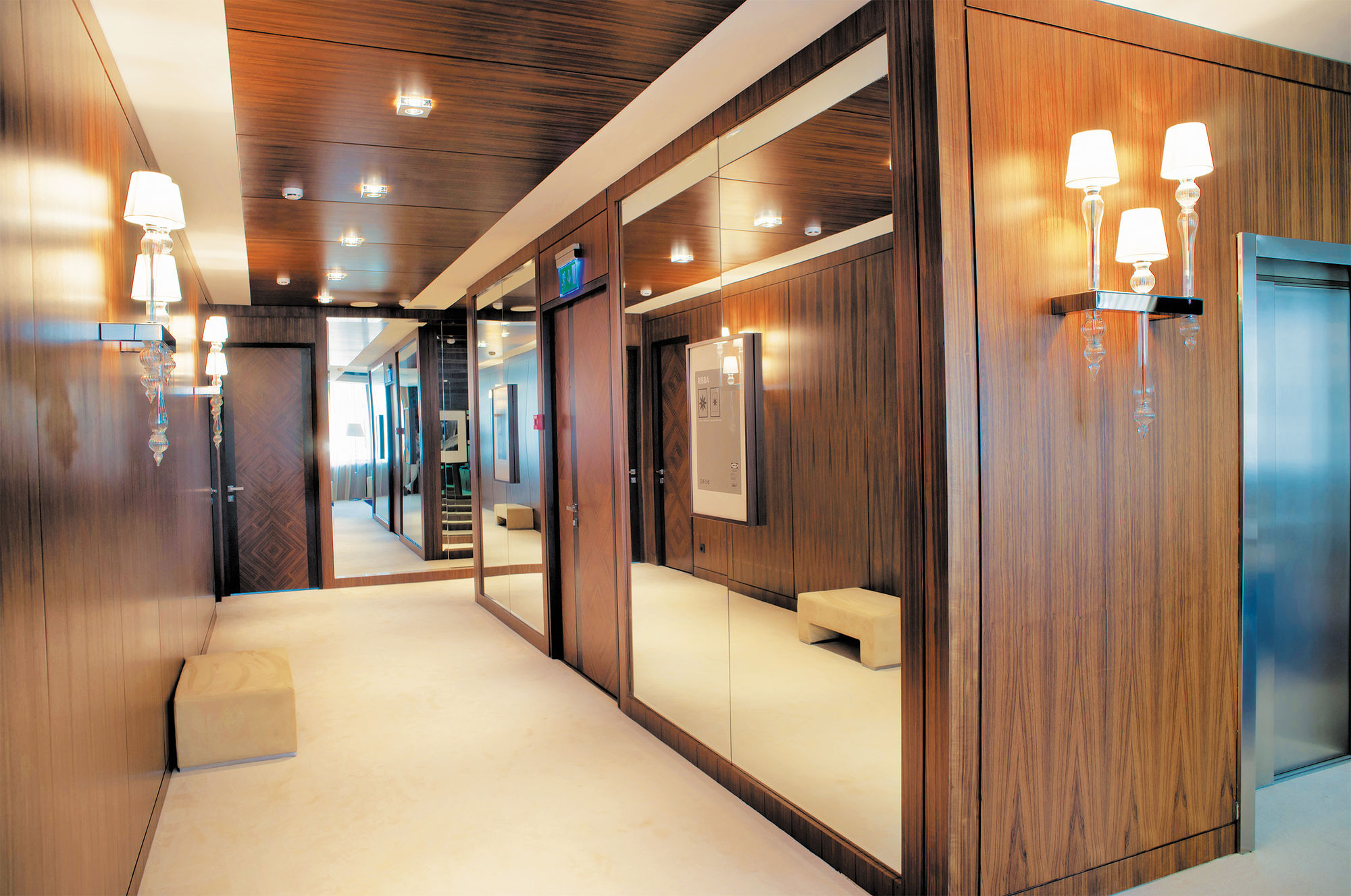 Фото Перегородки из ценных пород дерева NAYADA-Regina Line