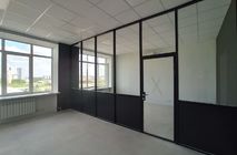 Перегородки Nayada Quadro в новом офисе торговой компании «Кредос»