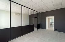 Перегородки Nayada Quadro в новом офисе торговой компании «Кредос»