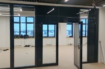 Установка раздвижной перегородки и козырька в школе г. Губкинский