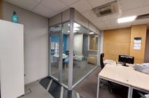 Установка перегородки Nayada TWIN и дверей Nayada Magic для компании «СКБ Контур»