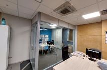 Установка перегородки Nayada TWIN и дверей Nayada Magic для компании «СКБ Контур»