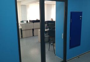 Установка Стационарной перегородки TWIN и дверей Vitero для офиса компании «Газпромнефть» г. Ноябрьск