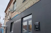 Цельностеклянные козырьки для салона «Laminam» г. Тюмень