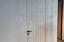 Установка дверей и перегородок в центральном офисе Застройщика Брусника