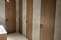 Установка дверей и перегородок в центральном офисе Застройщика Брусника