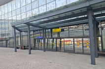 Монтаж дверей и перегородок в Международном аэропорту Рощино имени Д. И. Менделеева