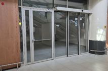 Монтаж дверей и перегородок в Международном аэропорту Рощино имени Д. И. Менделеева