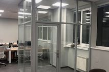 Изготовление стеклянной стационарной перегородки Nayada-Standart для ООО «СПК-УРАЛ» г. Екатеринбург