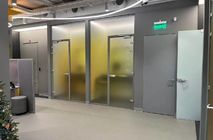 Изготовление цельностеклянных перегородок и дверей Райффайзенбанк г. Челябинск