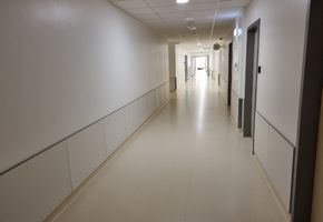 Панели из HPL компакт-пластика в проекте Облицовка HPL компакт пластиком в клинике