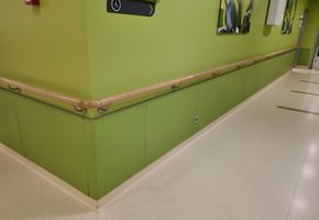 Панели из HPL компакт-пластика в проекте Облицовка HPL компакт пластиком в клинике