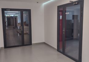 Двери VITRAGE I,II в проекте Обустройство школы г. Лабытнанги от компании «Наяда»