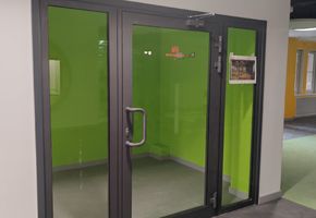 Противопожарные двери в проекте Обустройство школы г. Лабытнанги от компании «Наяда»