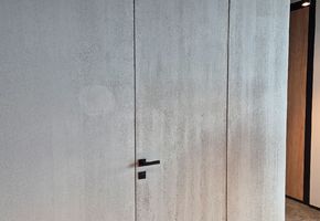 Двери NAYADA-Stels в проекте Установка дверей и перегородок в центральном офисе Застройщика Брусника