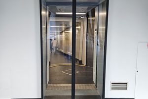 Проект Установка автоматических дверей и облицовка стен стеклом в аэропорту Нового Уренгоя