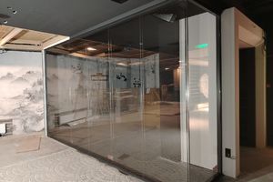 Проект Стационарные перегородки Nayada – Twin и цельностеклянные двери Nayada для офиса - компании «Тензор» г. Екатеринбург