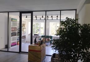 NAYADA-Standart в проекте Стационарные перегородки Nayada – Standart и Дверь Nayada Intero N в Частном интерьере «Ателье»