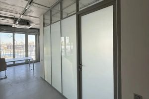 Проект Стационарные перегородки Nayada – Standart и Дверь Nayada Mira в офис продаж ЖК «Культура»