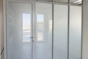 Проект Стационарные перегородки Nayada – Standart и Дверь Nayada Mira в офис продаж ЖК «Культура»