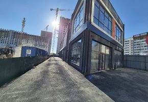 Пластиковые окна и двери в проекте Пластиковые окна и двери Ivaper в общественном здании