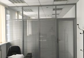 Стационарные перегородки Nayada – Standart в БЦ «Нобель» для компании ООО «СтальИнтекс», Тюмень